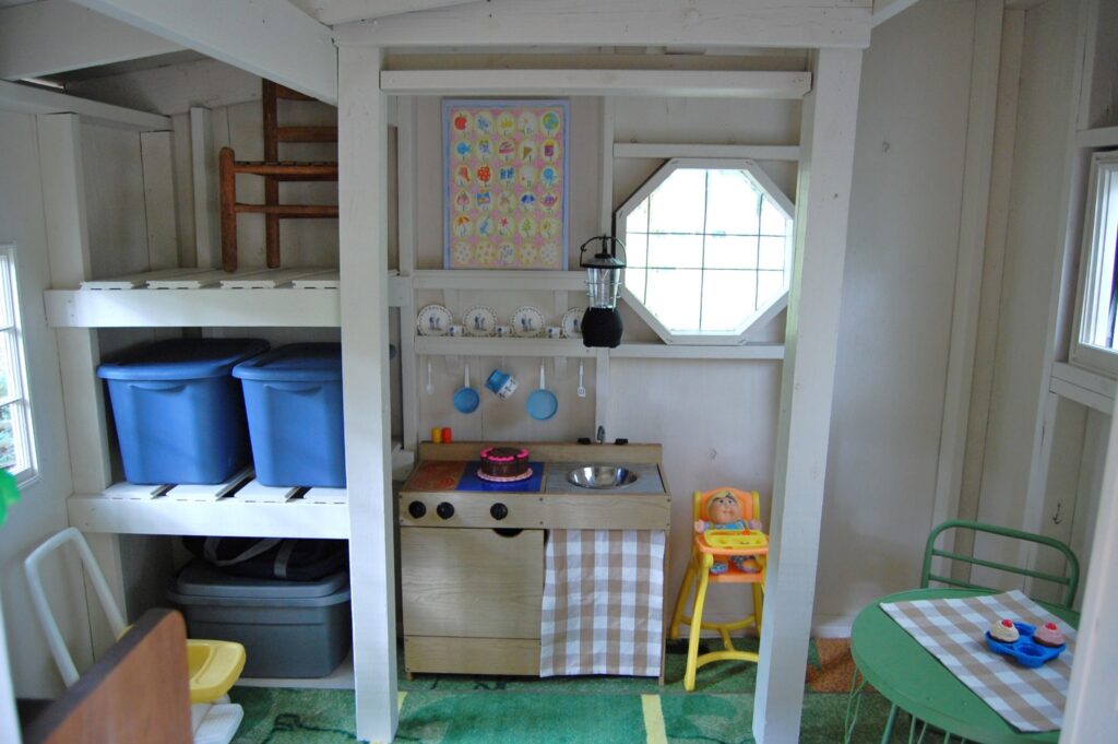 Remodeled playhouse/tidybrownwren.com
